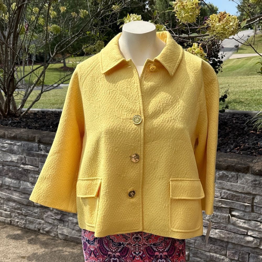 NWT Doncaster Sport Yellow Textured Women's Jacket SIZE 10